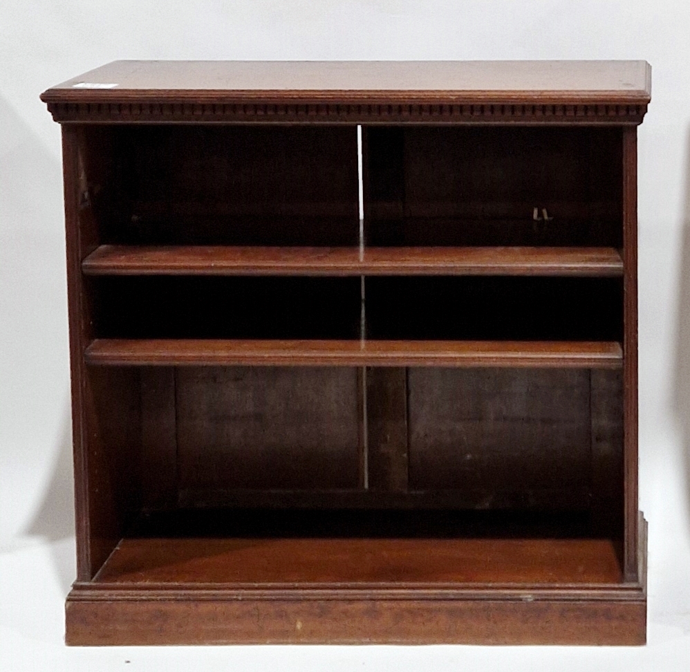 19th century mahogany bowfronted chest of drawers with two short drawers above two long graduating - Image 2 of 2