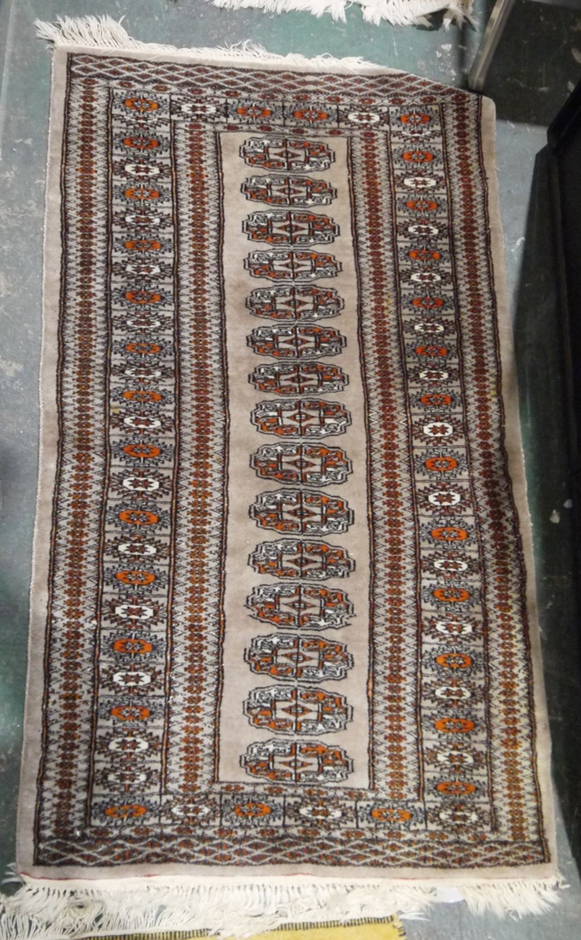 Small Eastern kelim with chevron and lozenge design, 96cm x 58cm, an Eastern small wool rug, - Image 3 of 3