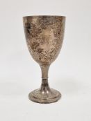 Edwardian silver drinking cup with engraved foliate leaf motifs, Birmingham 1905, 174g approx.