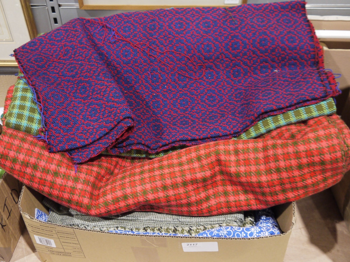 Six bolts of fabric to include tweed, herringbone, printed (1 box) - Image 3 of 3