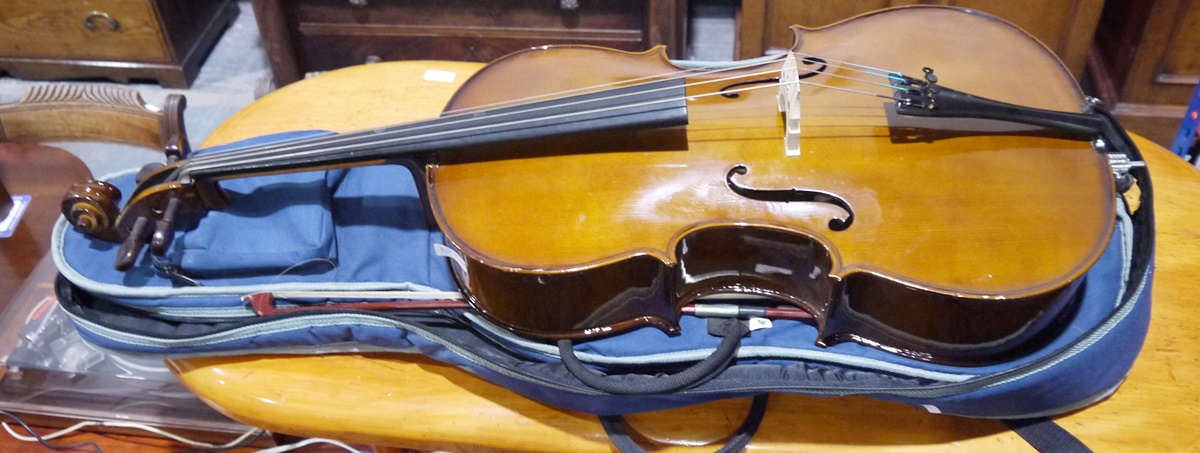 Stentor student 1/4 size cello with bow and carrying case - Image 2 of 2