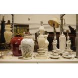 Collection of table lamps to include a Franklin porcelain 'The Marshland Bird' vase, a beige