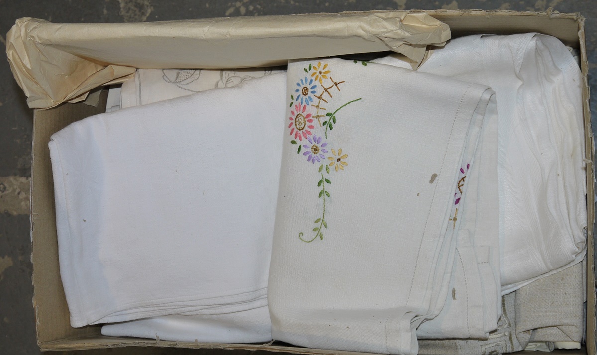 Large quantity of table linen, boxed handkerchiefs etc (3 boxes) - Image 2 of 3