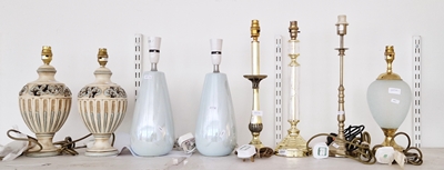 Four contemporary table lamps, comprising: a gilt-metal and frosted cracked ice pattern oviform