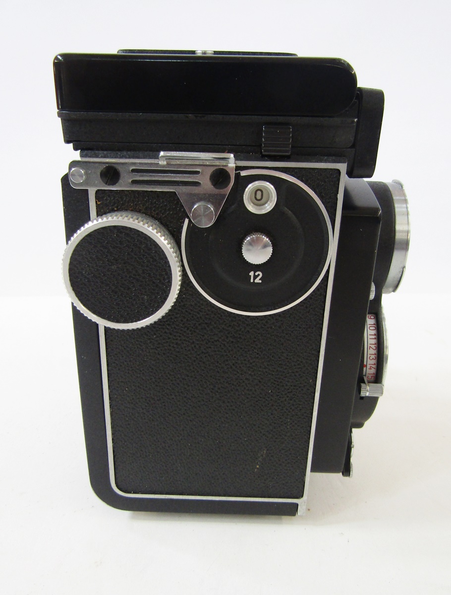 Rollei Rolliecord Rollei-werke medium format TLR camera, serial number 2648728, with a Schneider- - Image 3 of 6