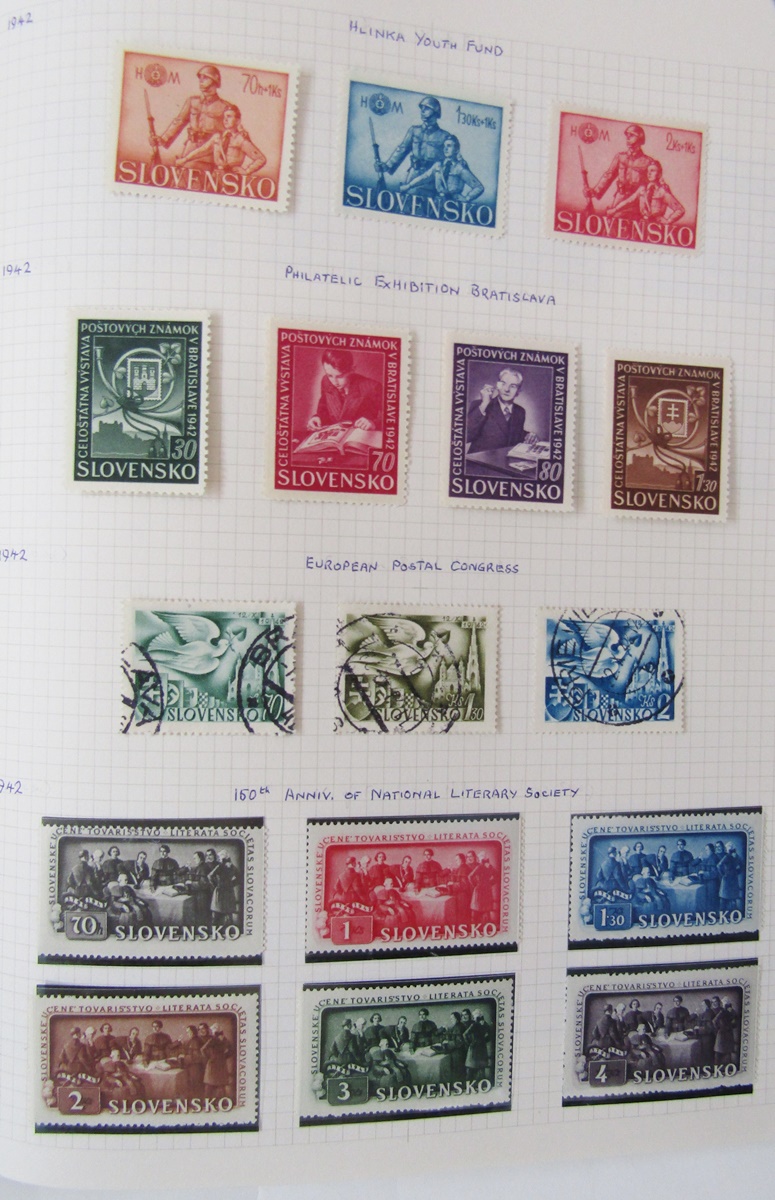 Czechoslovakia stamps: 5 albums, stock sheet and packets of various issues from first one 1918 on. - Image 3 of 13