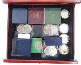 Various commemorative coins including 2 x 51 crowns, 2 x copy (WRL), Elizabeth I crowns, silver