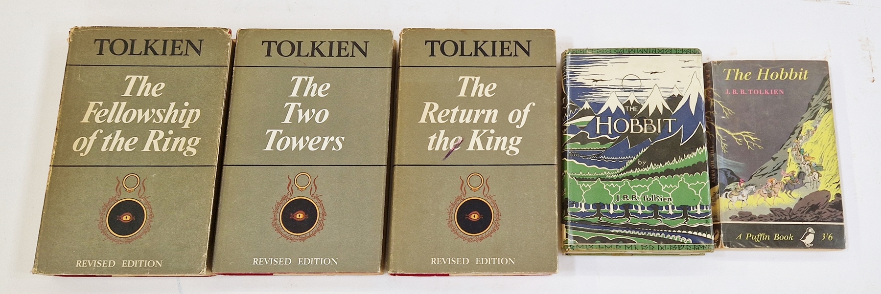 Tolkien, J. R. R. "The Hobbit" George Allen & Unwin Ltd. Twelfth Impression 1961, ills. by the - Bild 2 aus 9
