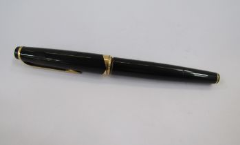 Vintage Montblanc Meisterstuck no 12 fountain pen, black with gilt band decoration