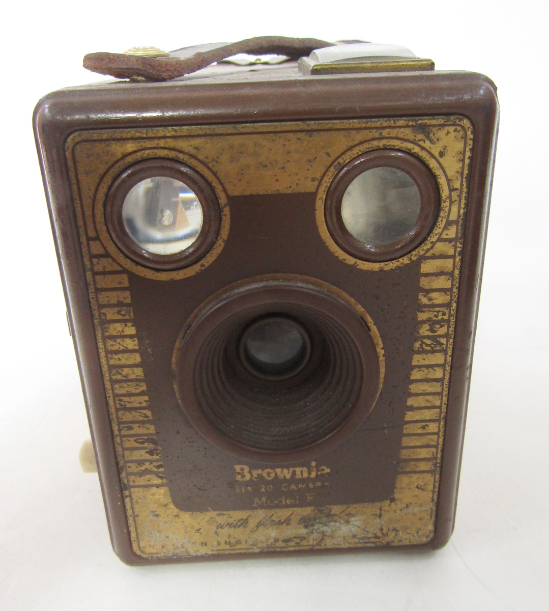 Kodak Hawkette no 2 bakelite cased folding camera, Kodak Brownie six 20 F box camera, Kodak Beau - Image 4 of 4