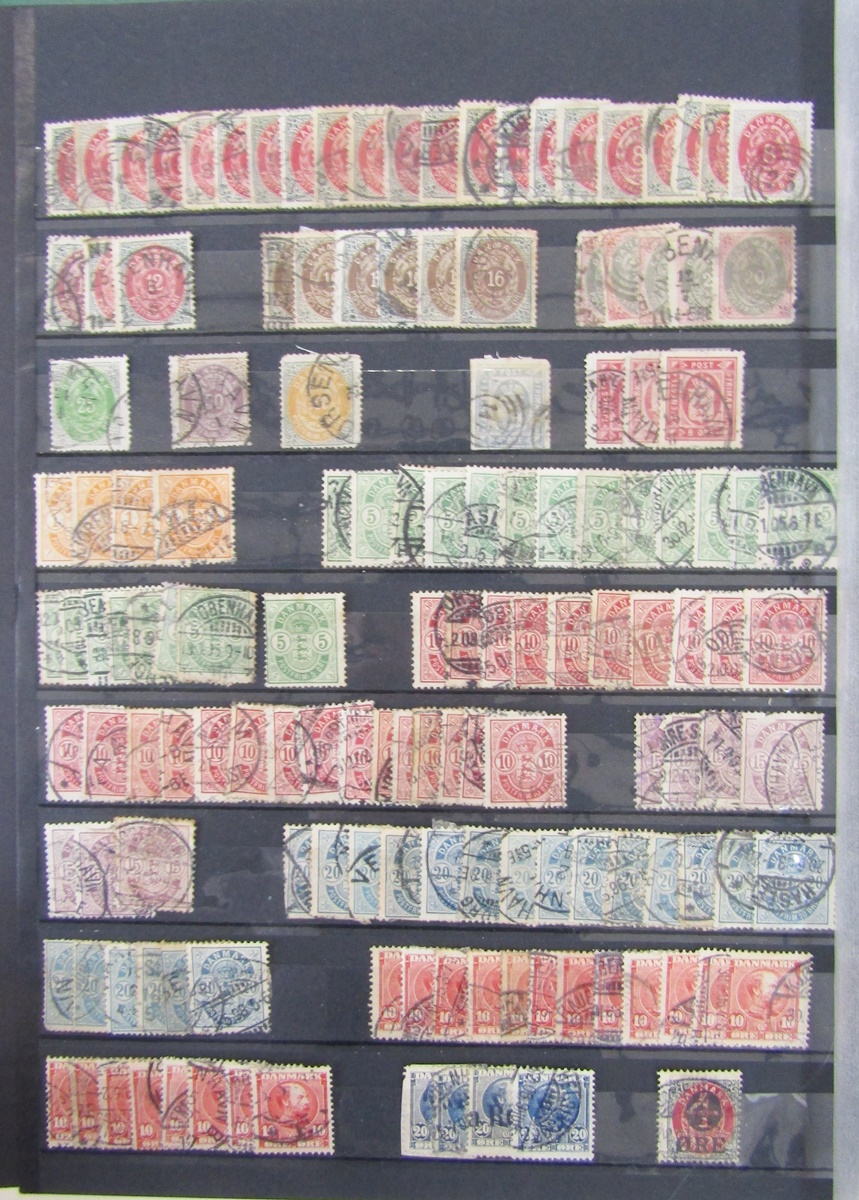 Stamps of Denmark: Green album and large stock-book of definitives, commemoratives, official, - Image 12 of 15