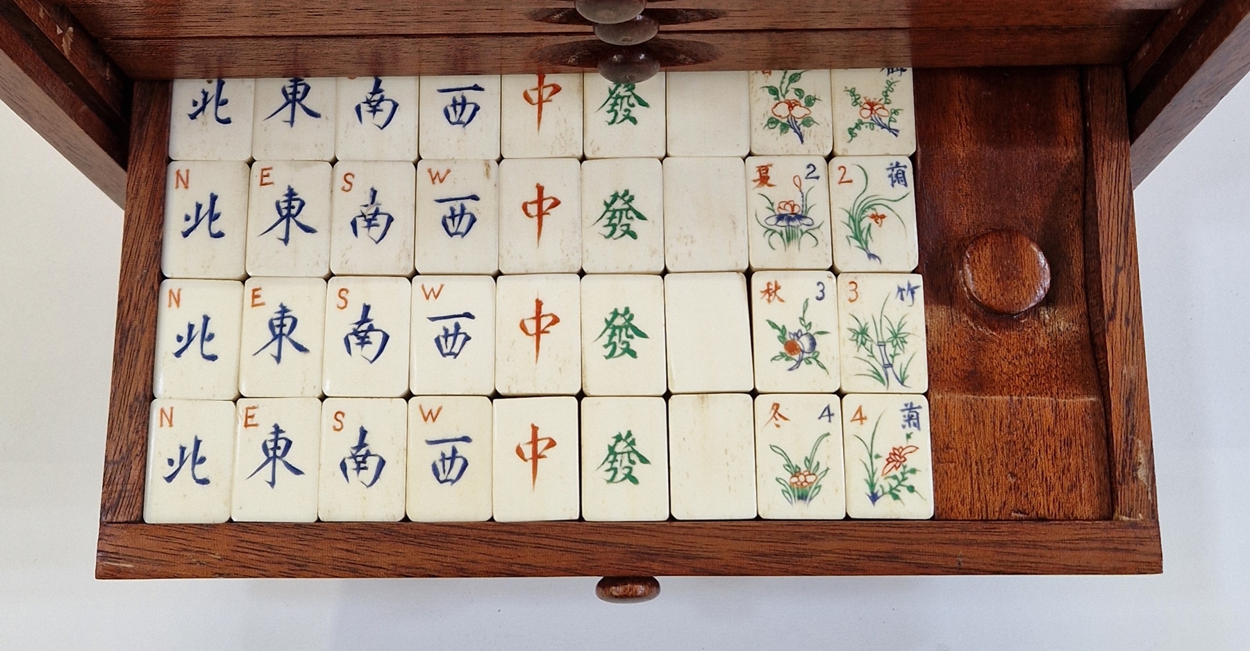 Bone and wood mahjong set with instruction booklet, in stained wood five-drawer table top cabinet - Image 12 of 13