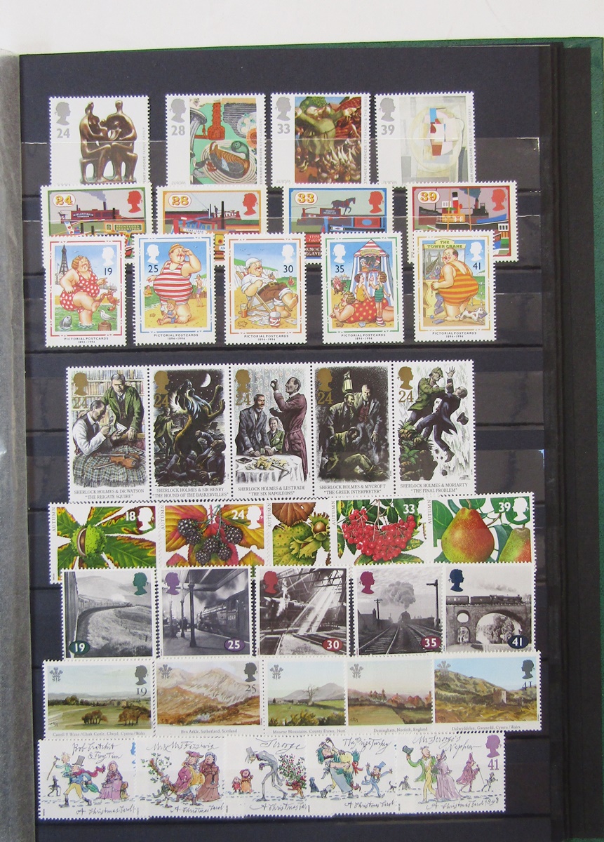 GB stamps: With decimal face value c£400 included, 3 stock-books, 2 catalogues, prestige booklets - Bild 5 aus 7