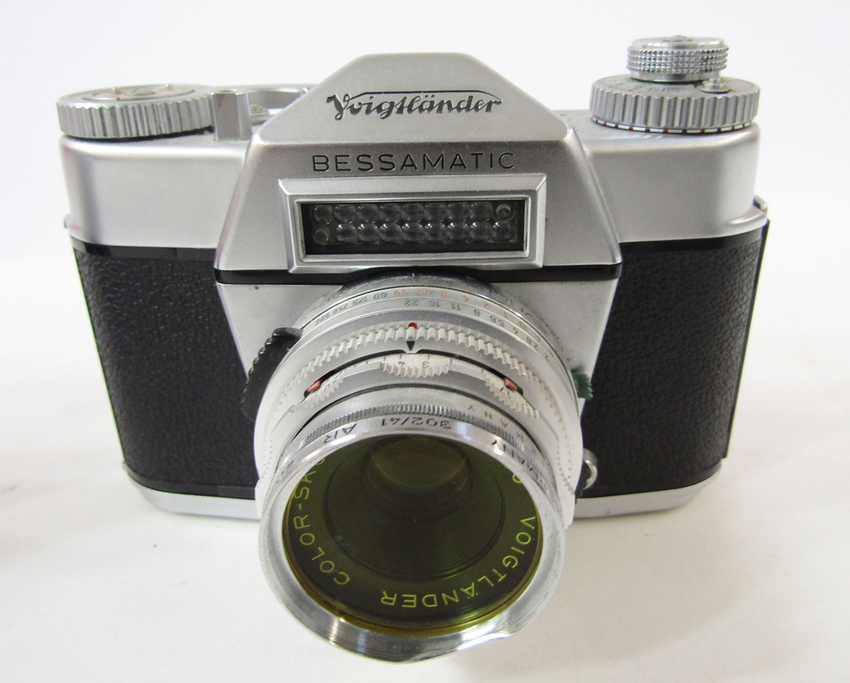 Reflex-Korelle SLR camera, with Victar 1:3,5 f=7.5cm lens, together with a Voigtlander Bessamatic, - Image 4 of 5