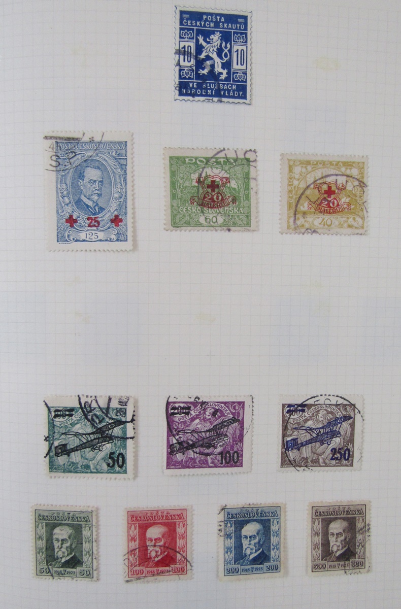 Czechoslovakia stamps: 5 albums, stock sheet and packets of various issues from first one 1918 on. - Image 11 of 13