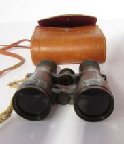 WWI era Fernglas 08 C.P Goerz military binoculars, made in Germany, numbered 155286, together with a