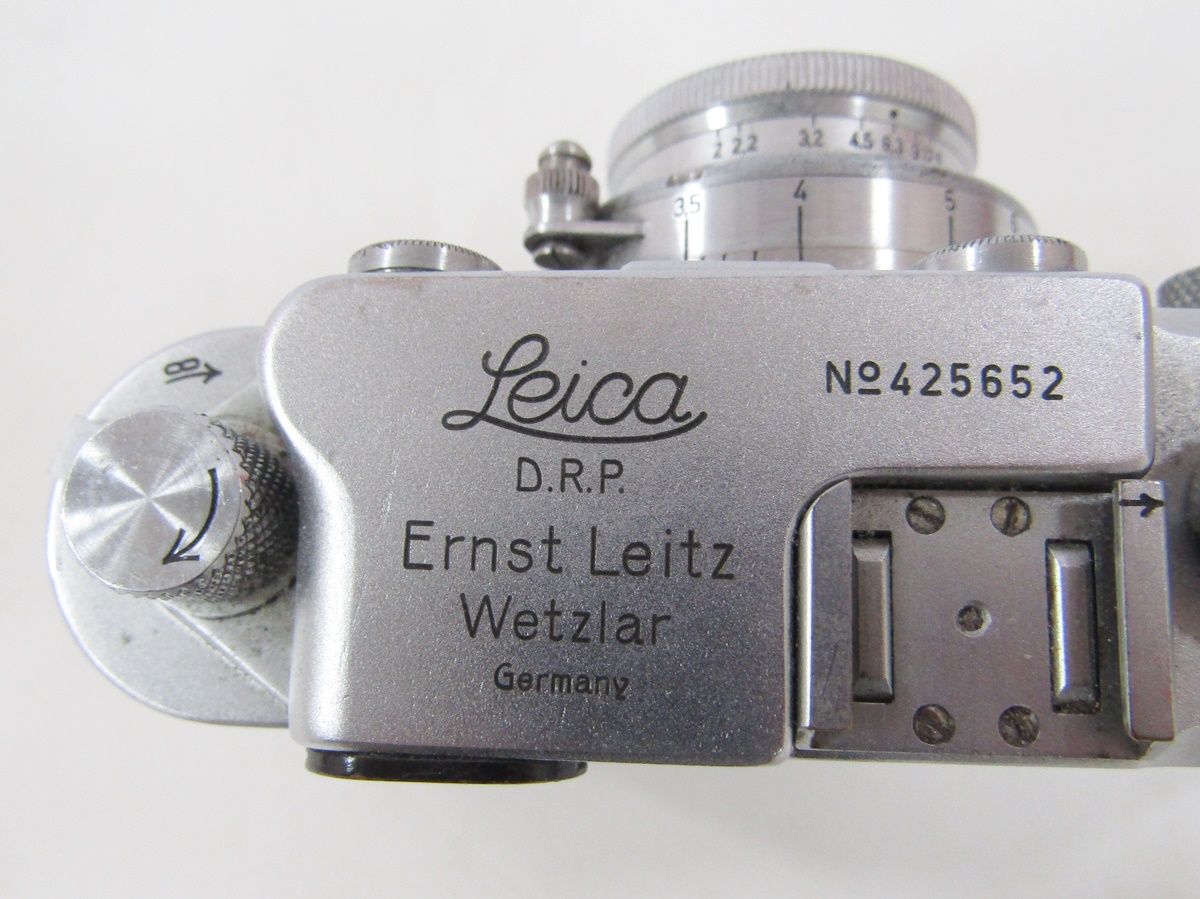 Leica IIIc rangefinder camera, serial number 425652, 1946/47, with Leitz Summar f=5c, 1:2 lens, no - Image 5 of 6