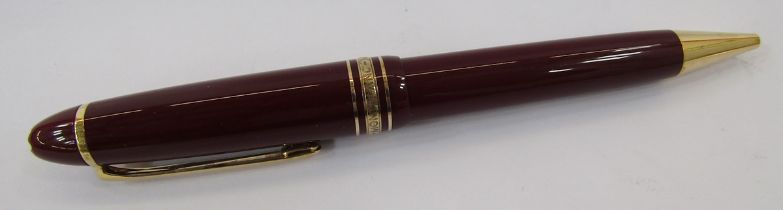 Montblanc Meisterstuck ball point pen no 161, ox blood red with gold band decoration, serial