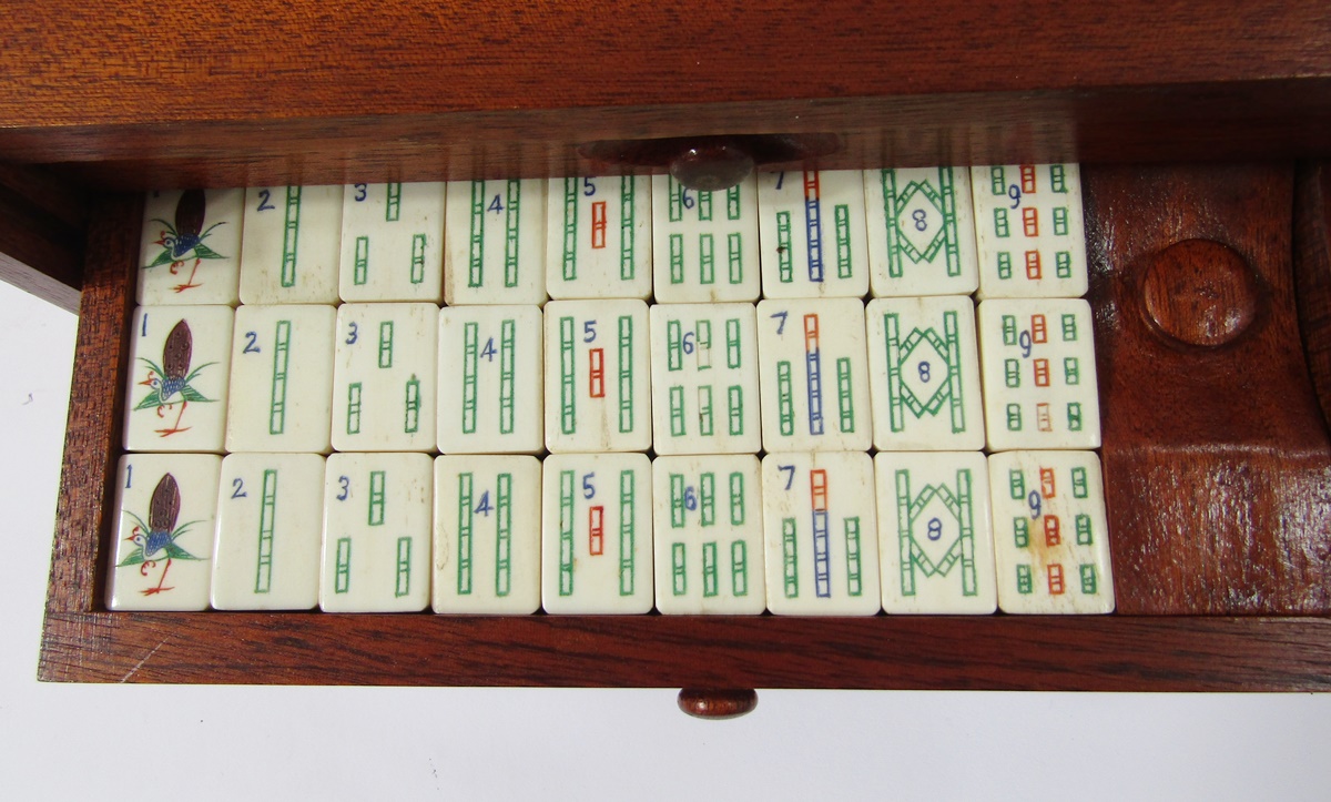 Bone and wood mahjong set with instruction booklet, in stained wood five-drawer table top cabinet - Image 3 of 13