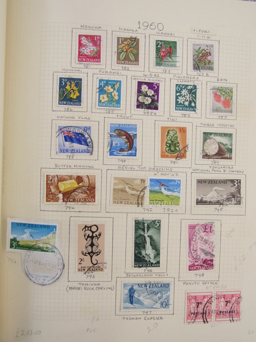 Canada and New Zealand stamps: Two large albums with Canadian QE II issues, 1967-94, in one and - Bild 6 aus 12