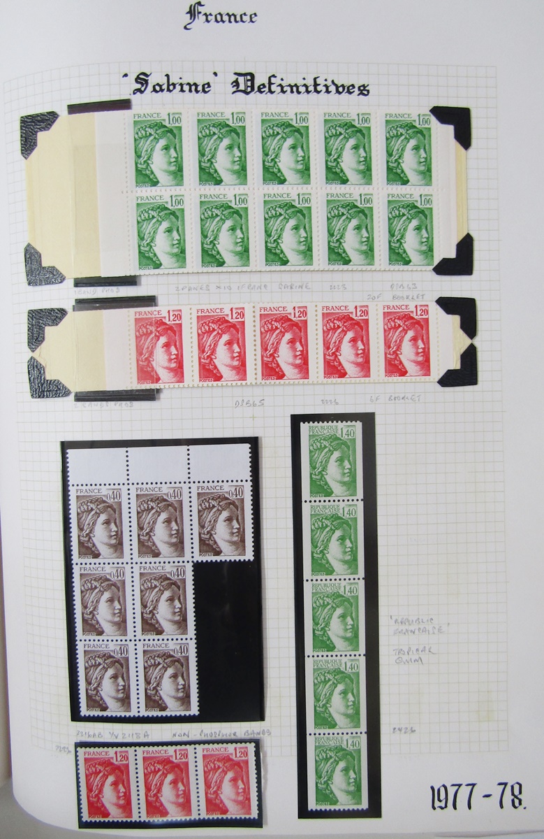 Stamps of France: Box of 4 albums of definitive, commemorative, Red Cross, Counseil de Europe, - Bild 10 aus 10