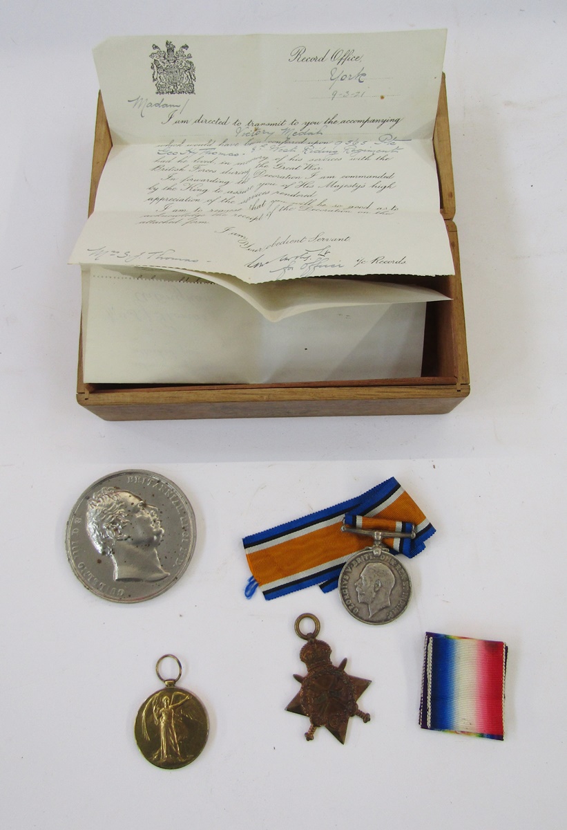 WWI 1914-15 Star, War Medal and Victory Medal awarded to '9565.PTE.G.H.THOMAS.W.RID.R.', George