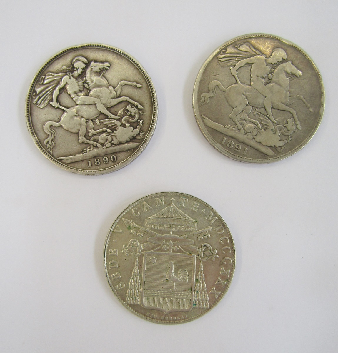 Silver world and English coins, George IV Crown, laurette head left, rev St George and Dragon