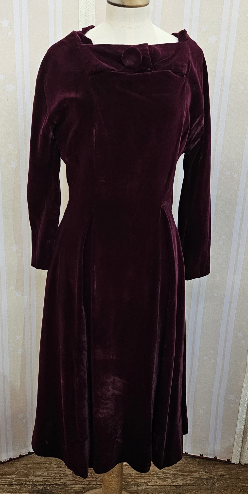 A white and black printed summer dress, with black velvet trim and openwork detailed with faux - Image 3 of 6