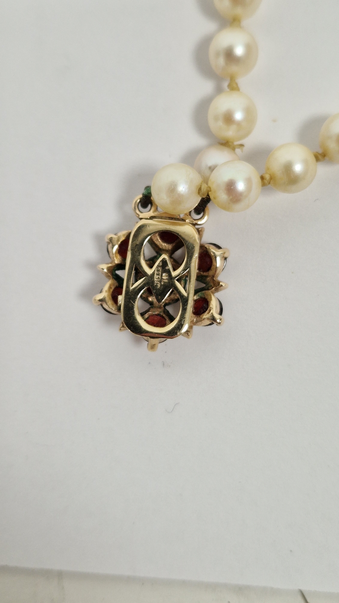 Double string of cultured pearls with 9ct gold and garnet set clasp, with star design, cased - Image 3 of 8