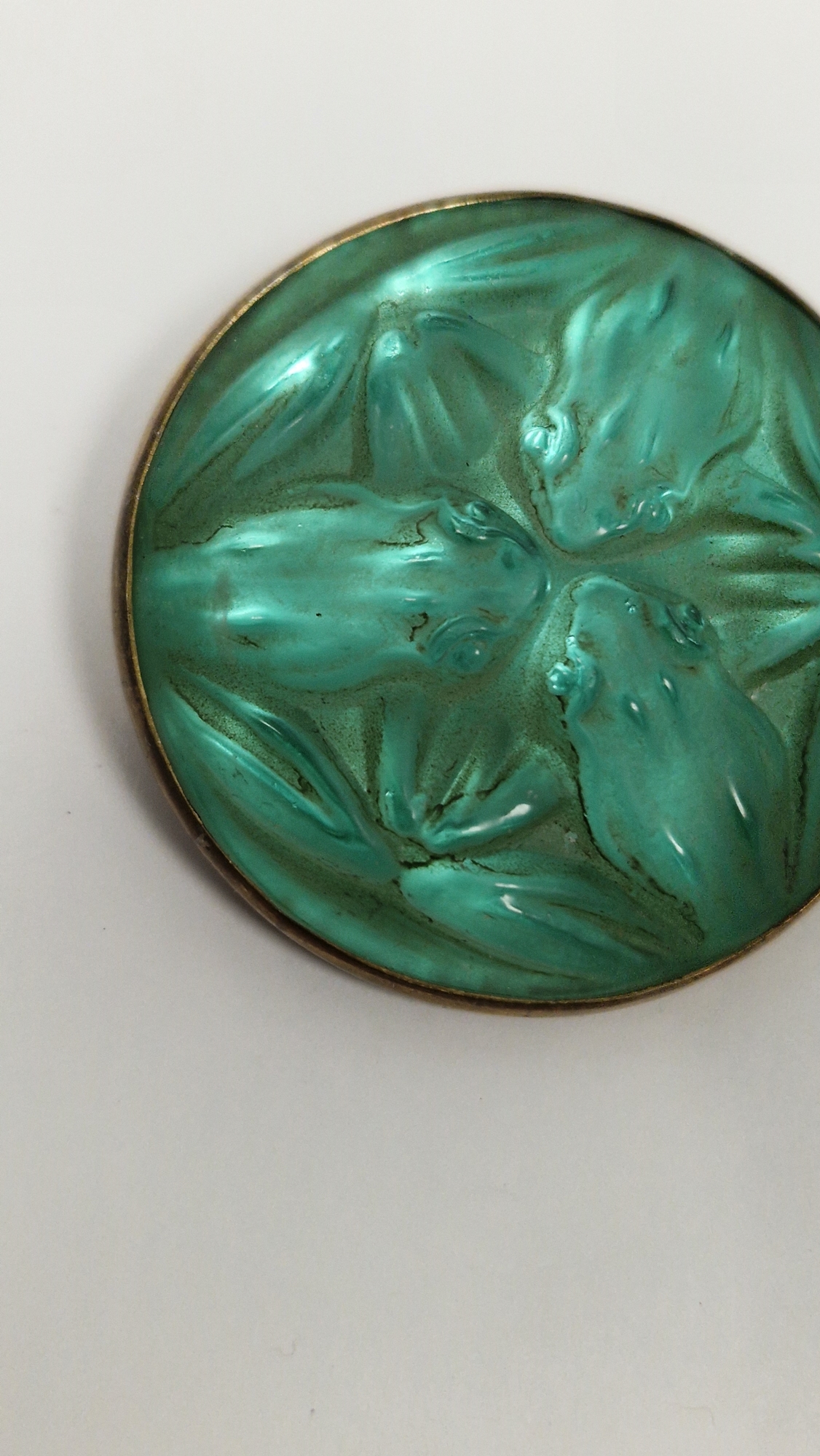 Lalique glass 'Grenouilles' frog brooch with three frog design, green iridescent, gilt metal mount - Image 11 of 13