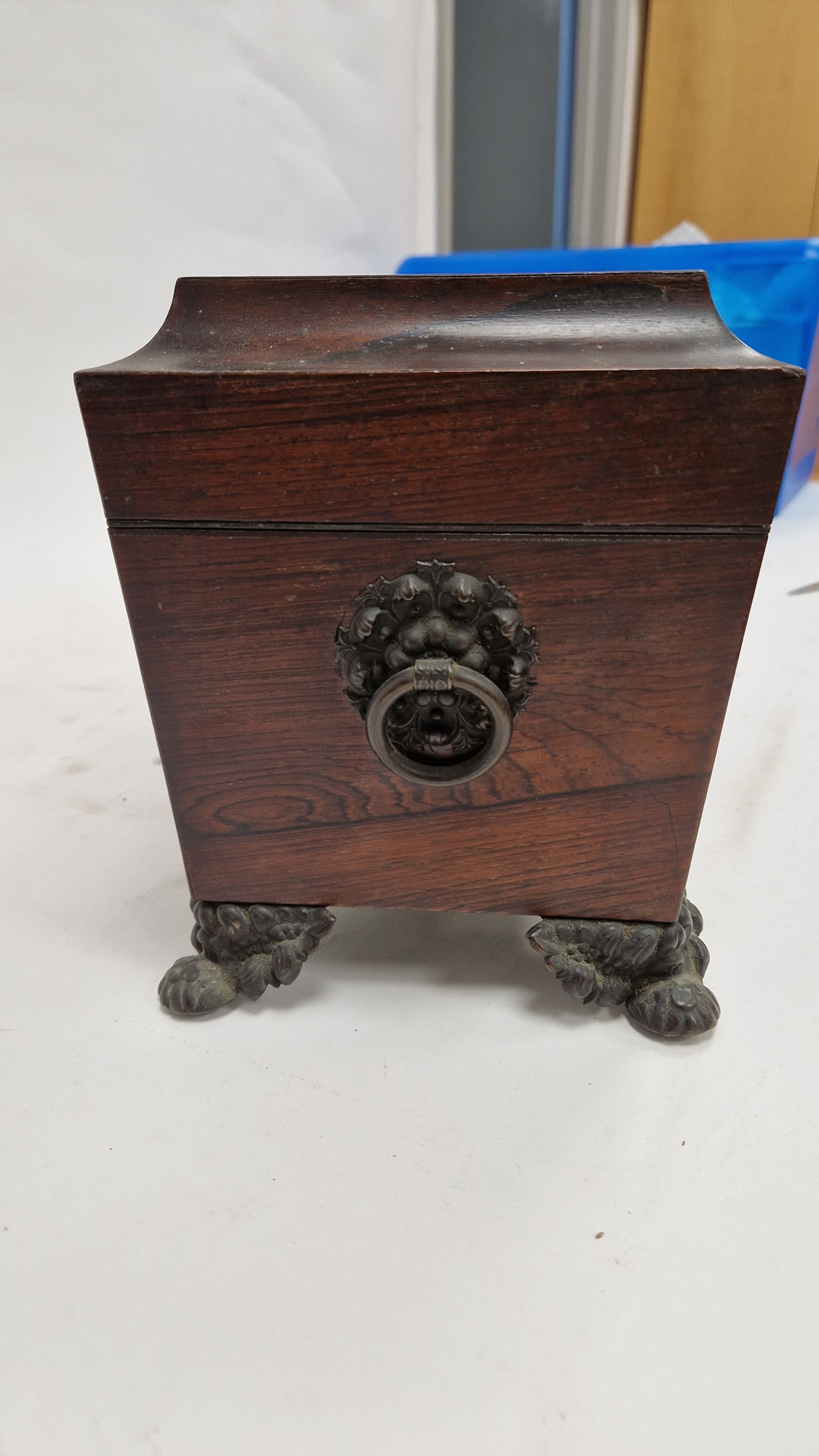 Early 19th century rosewood and brass inlaid tea caddy of sarcophagus form, the hinged lid opening - Image 13 of 23