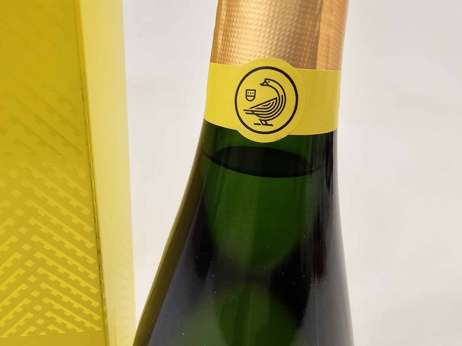 The Gusbourne Exclusive Release 2016 sparkling English wine made in Appledore Kent 12% vol 750ml - Image 2 of 2
