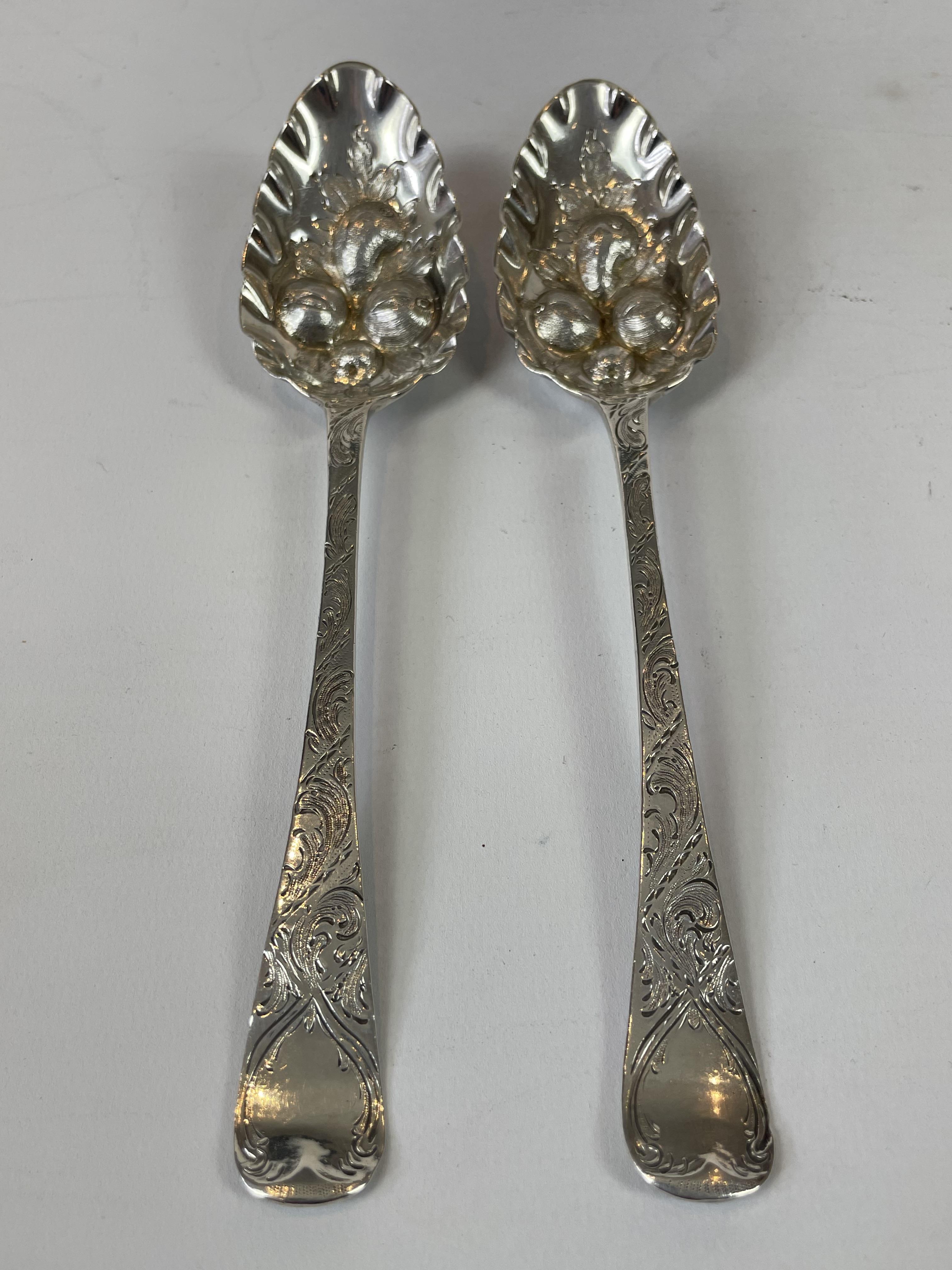 pair of solid silver berry spoons dated 1779 - Image 3 of 3