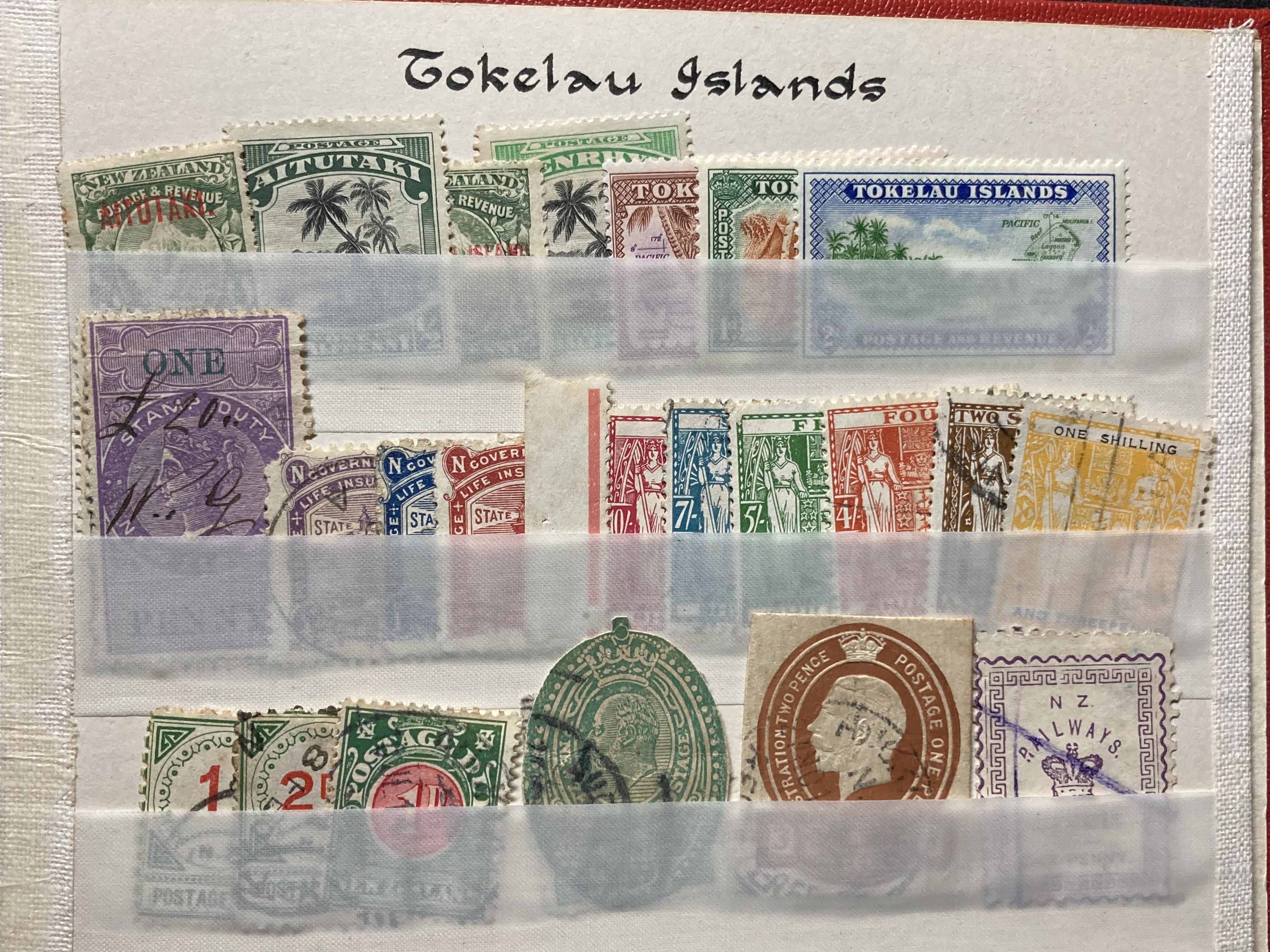 New Zealand stamps: Small stock book of mint and used on 10 pages of NZ & associated Pacific Islands - Image 11 of 11