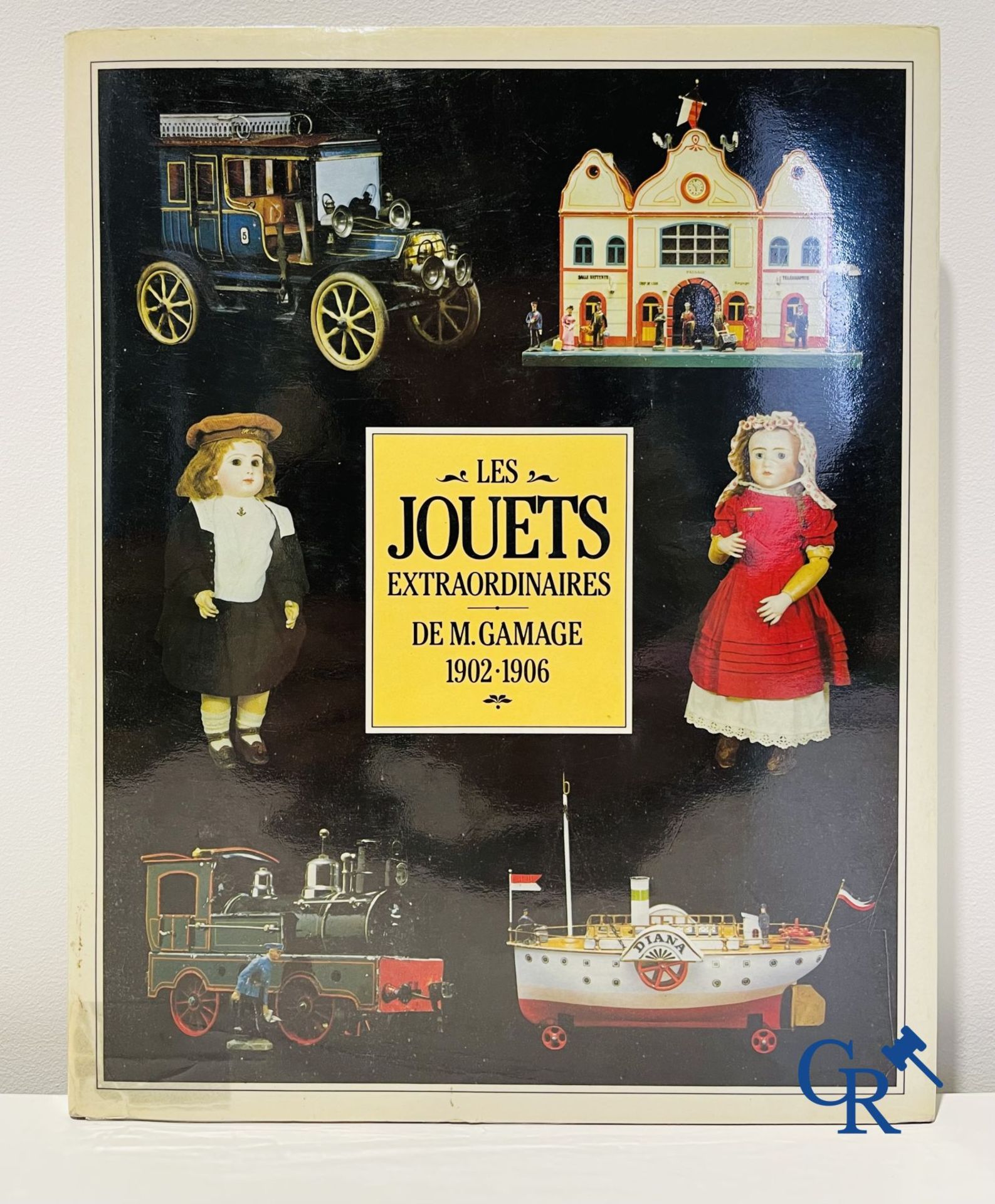 Old toys: A lot with 13 books on old toys. - Image 3 of 16