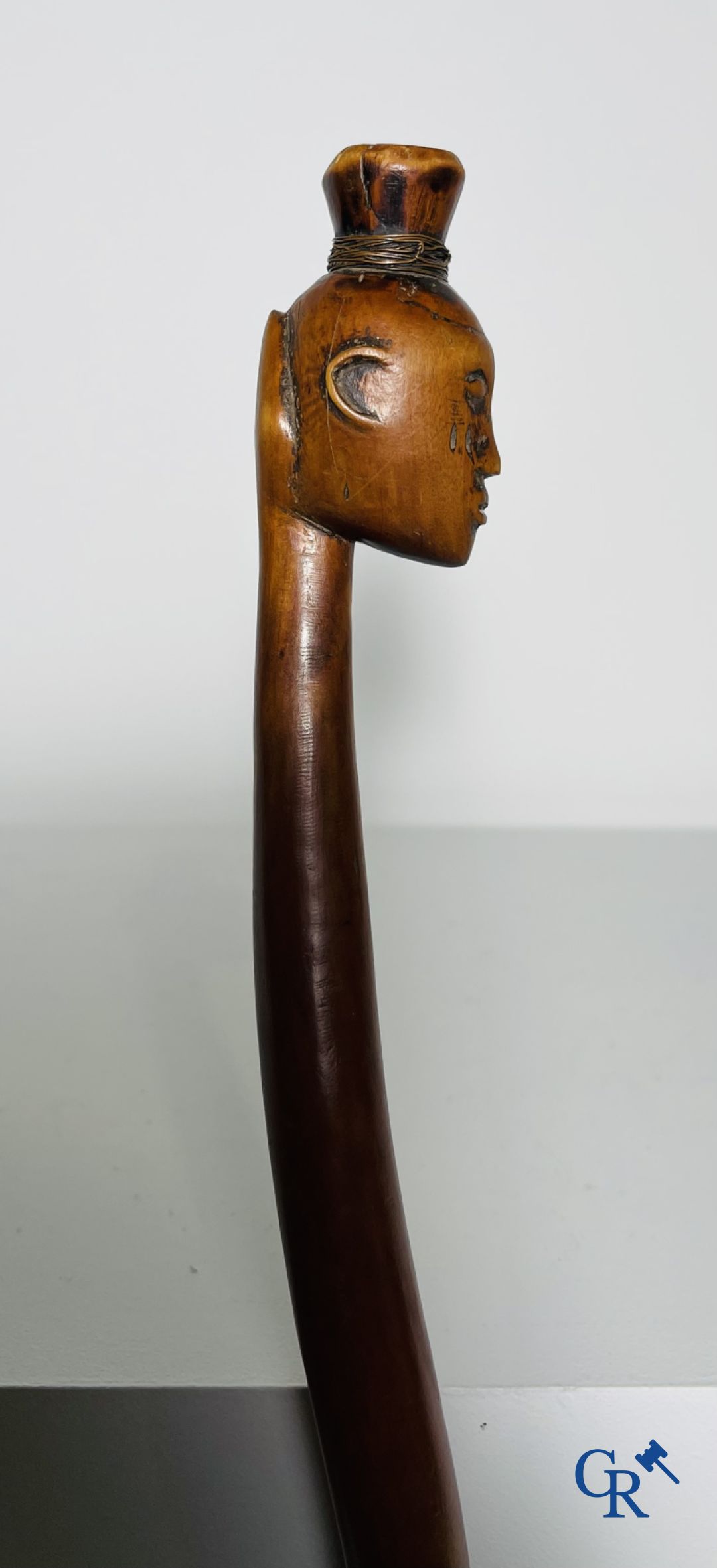 African art: A sculpted wooden staff. - Image 7 of 20