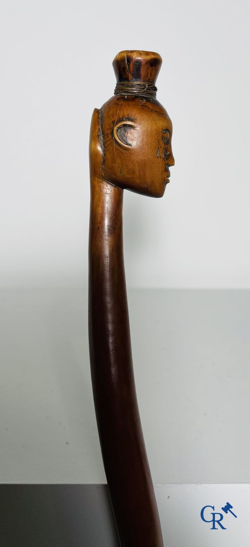 African art: A sculpted wooden staff. - Bild 7 aus 20