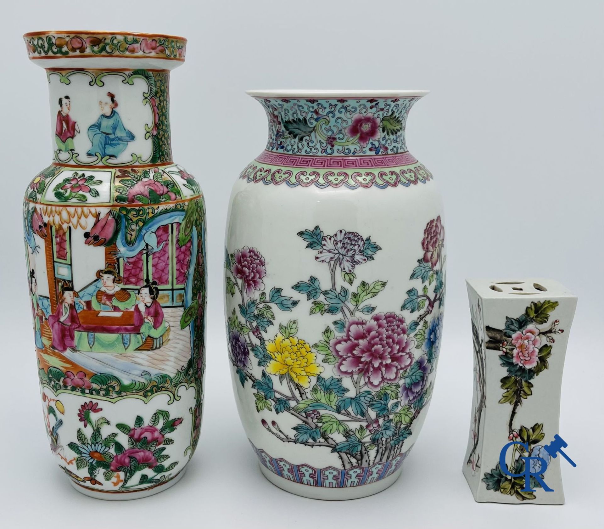 Asian Art: Beautiful lot of Chinese porcelain. - Bild 7 aus 40