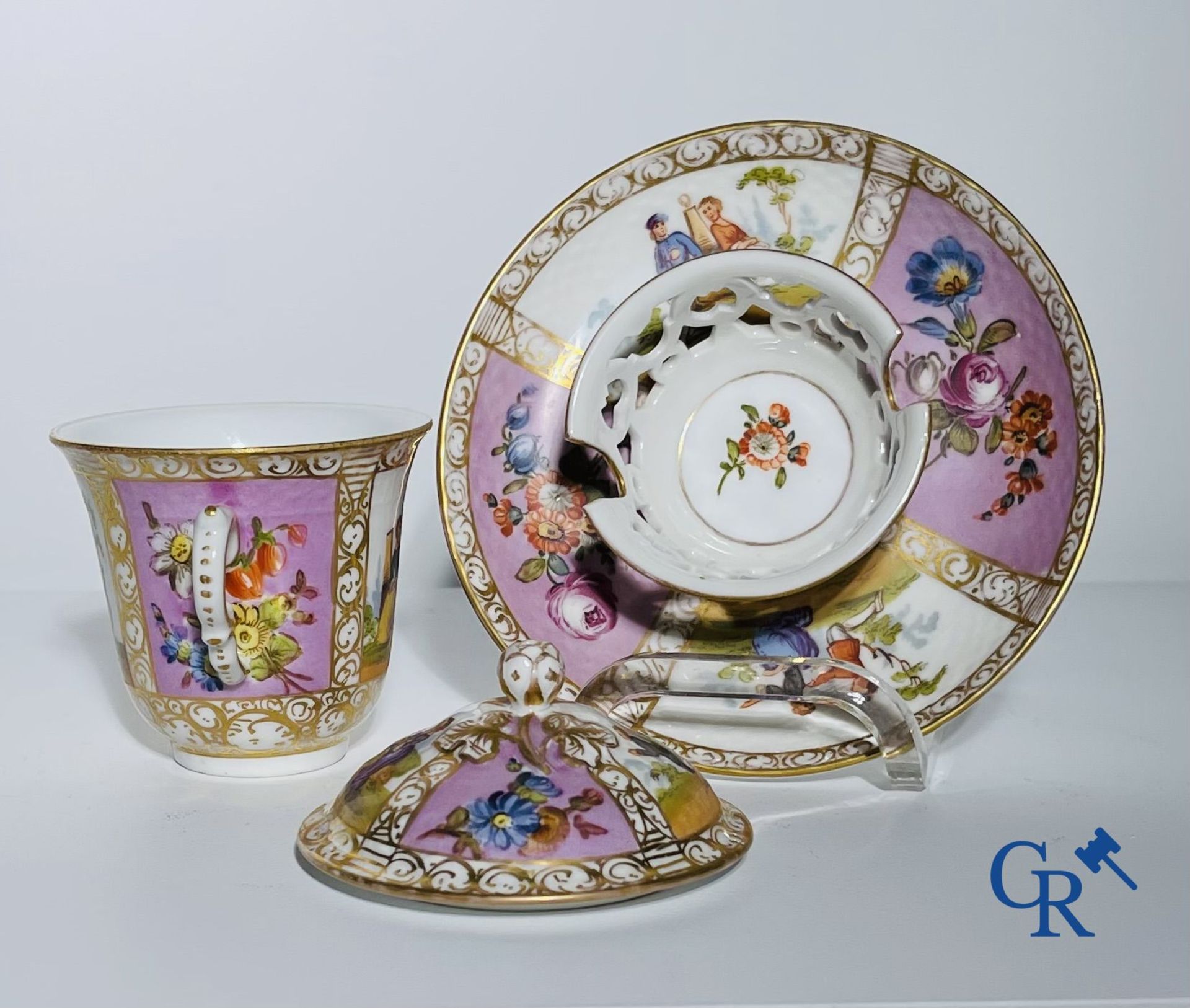 Porcelain: Meissen: 2 "tasses trembleuses". - Image 5 of 7