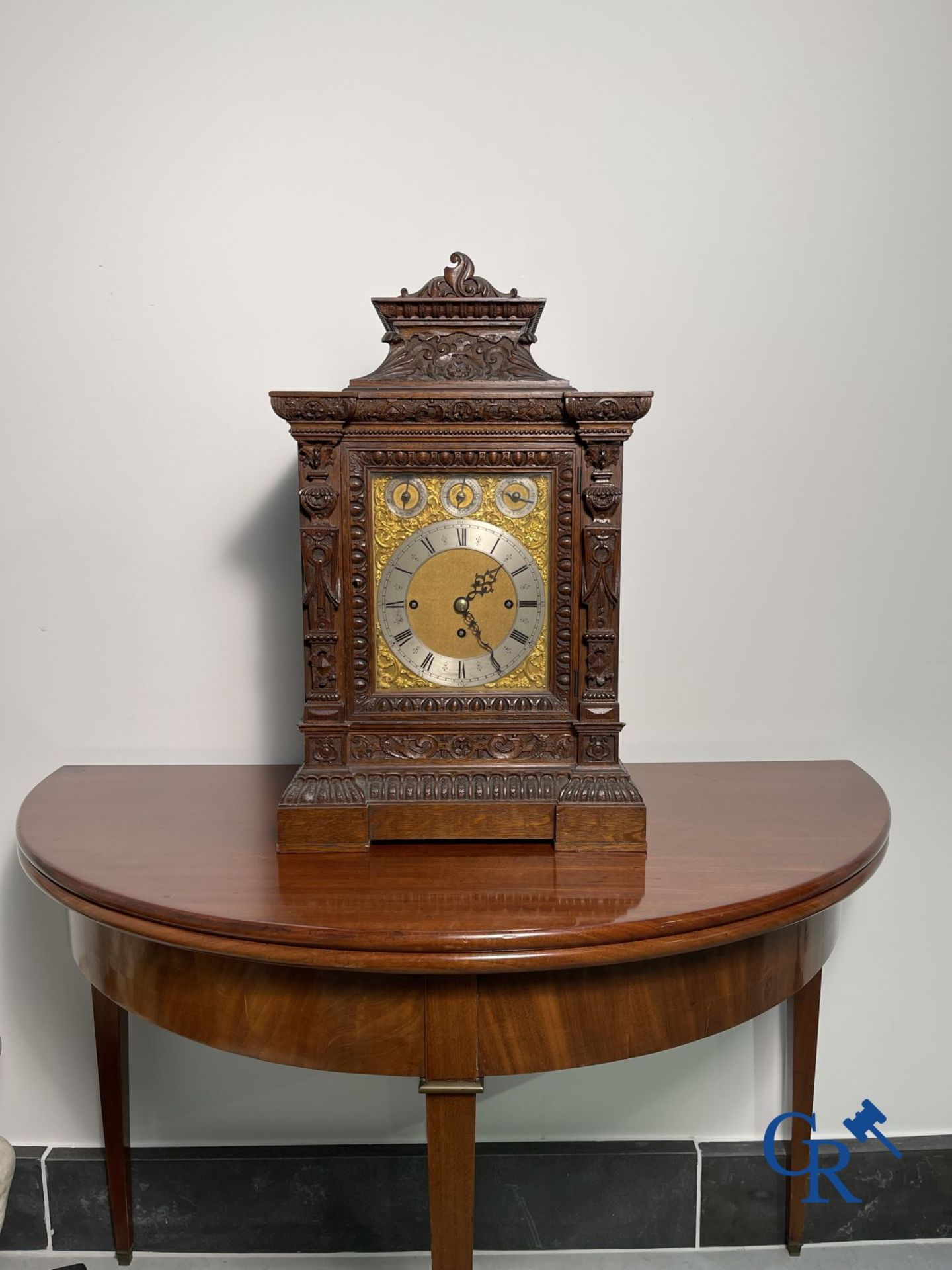 Clock with multiple bells and music in oak sculpted case with matching pedestal. - Bild 10 aus 10