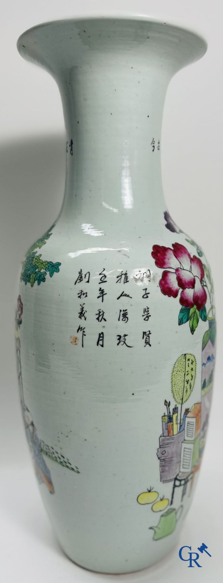Chinese Porcelain: Chinese vase with a double decor of characters and antiques. - Bild 9 aus 17
