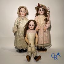 Toys: antique dolls: Lot of 3 dolls with porcelain head.