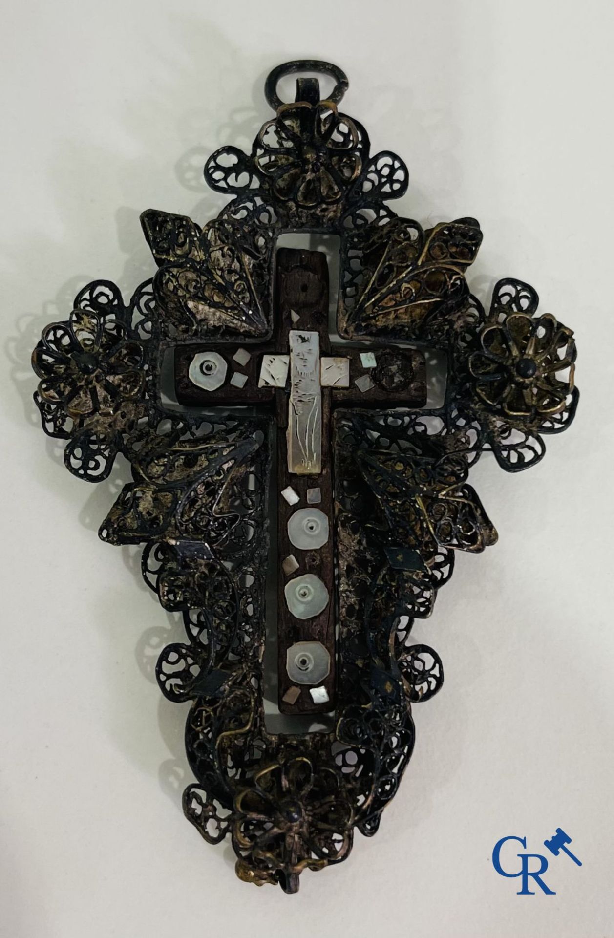 Large lot of religious objects, relics frame, Agnus-Dei, various thecas, relics, etc. 18th-19th cent - Bild 15 aus 21