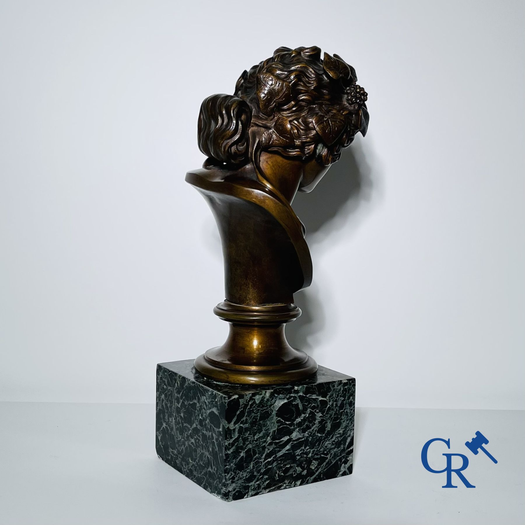 Bronze/Sculpture: Bronze bust in the antique style. - Image 4 of 5