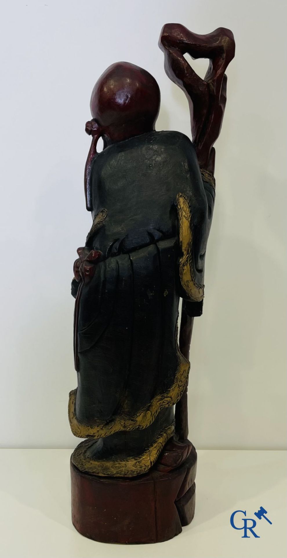 Asian Art: A lot of 6 Chinese wooden pedestals and a large wood-carved Chinese sage. - Image 11 of 12