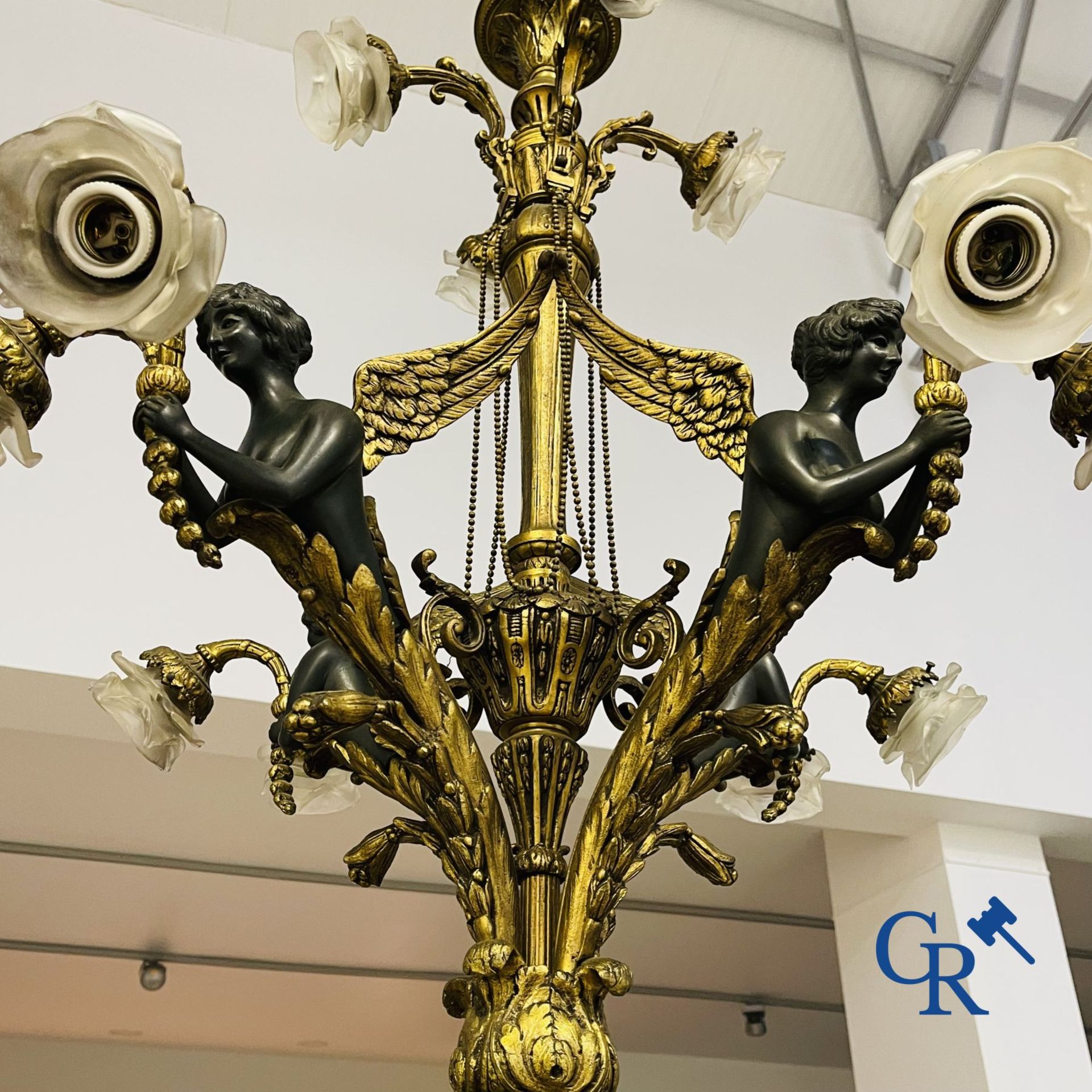 Chandelier: A large bronze chandelier in empire style. Period 1920. - Image 5 of 5
