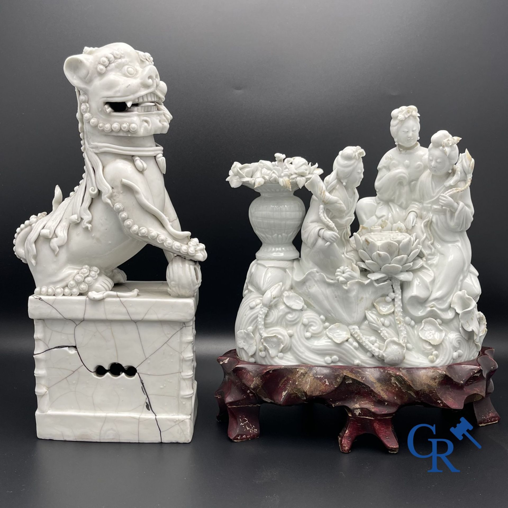 Chinese porcelain: A Buddhist lion and a group in blanc de Chine. - Image 28 of 28