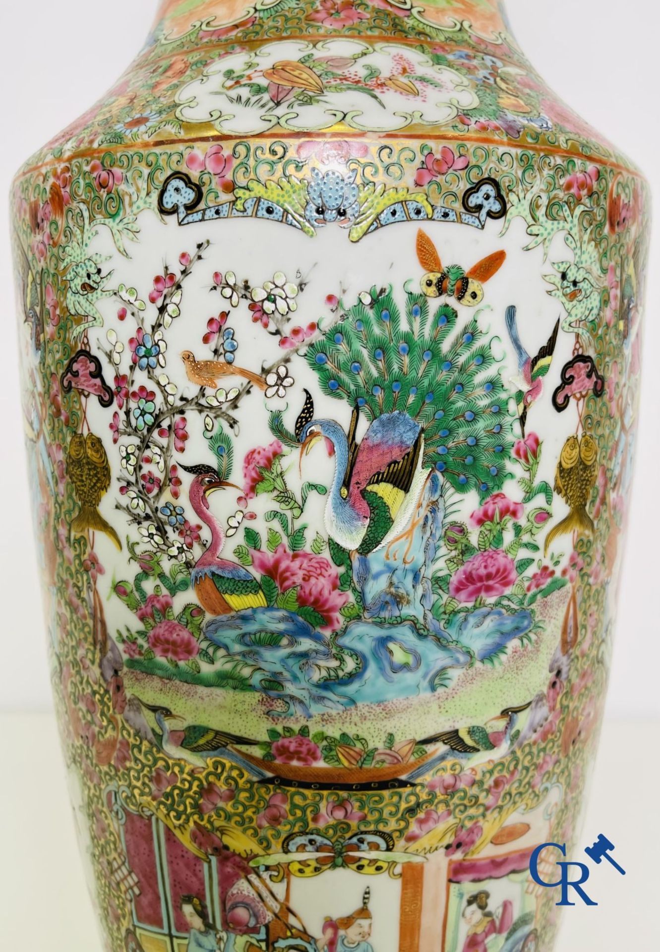 Chinese porcelain: A Chinese canton famille rose vase. - Bild 15 aus 24