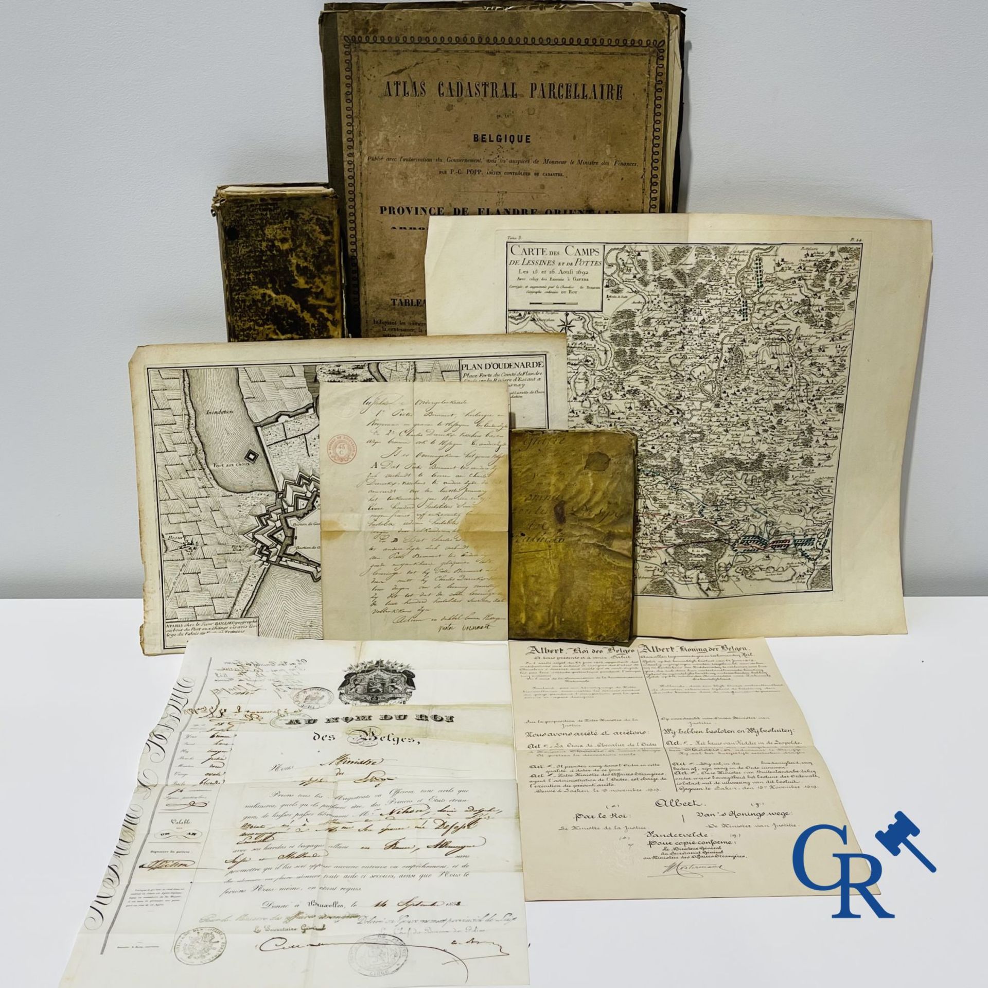 Ancient documents: An interesting lot with various documents, engravings, maps, etc. 18th-19th centu