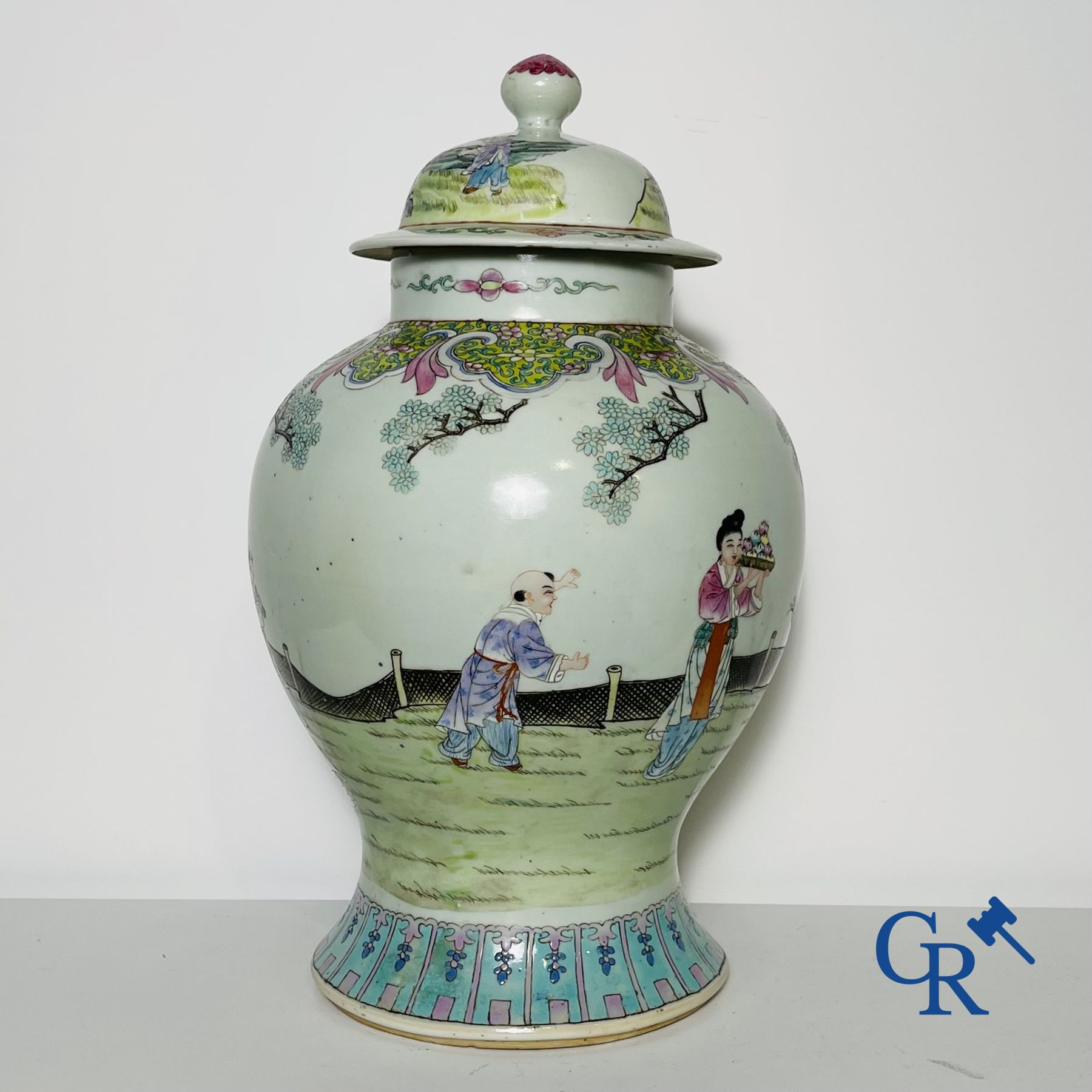 Chinese Porcelain: A Chinese famille rose lidded vase depicting Shou Lao. - Image 5 of 21